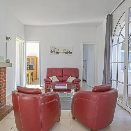 Holiday Home In Bayeux Near The Sea, Cleaning Included Prázdninový dům *