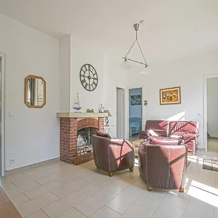 Holiday Home In Bayeux Near The Sea, Cleaning Included *