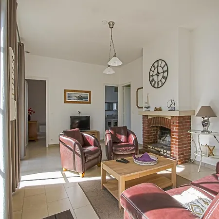 Prázdninový dům Holiday Home In Bayeux Near The Sea, Cleaning Included